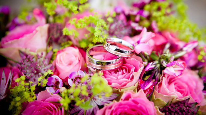 Ślub wśród kwiatów – porady eksperta